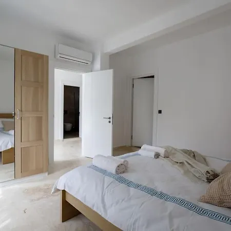 Βίλα Luxury 4 Bedroom With Private Pool 200m To - Yeni Dunya *