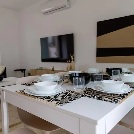 Luxury 4 Bedroom With Private Pool 200m To - Yeni Dunya Βίλα