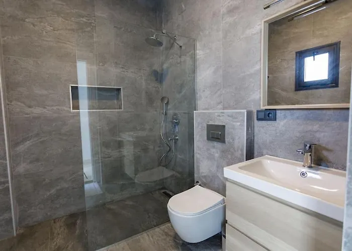 Luxury 4 Bedroom With Private Pool 200m To - Yeni Dunya Villa Bodrum