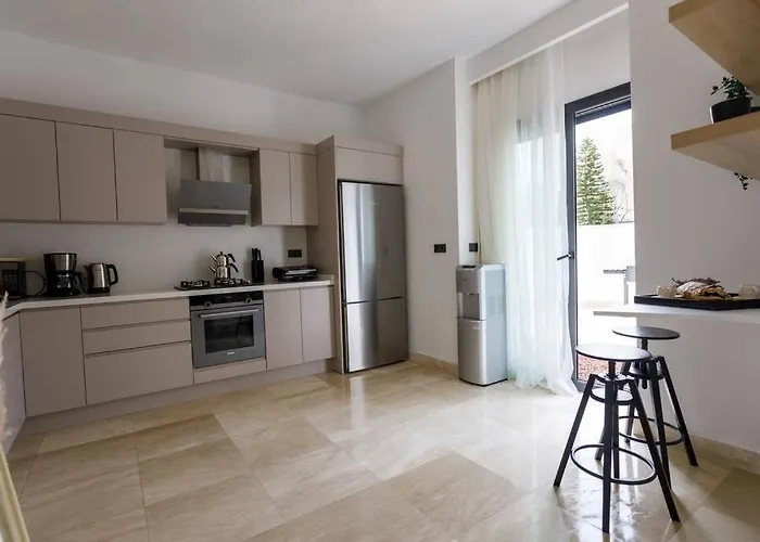 Villa Luxury 4 Bedroom With Private Pool 200m To - Yeni Dunya