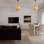 Luxury 4 Bedroom With Private Pool 200m To - Yeni Dunya Vilă *