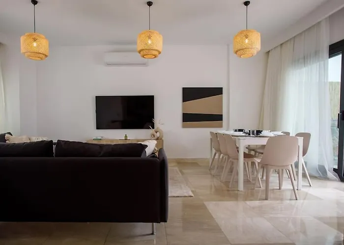 Luxury 4 Bedroom With Private Pool 200m To - Yeni Dunya Villa *