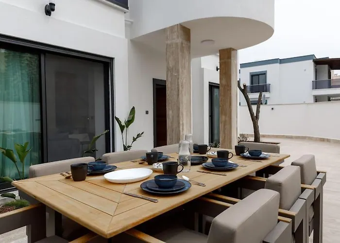 Luxury 4 Bedroom With Private Pool 200m To - Yeni Dunya Villa *