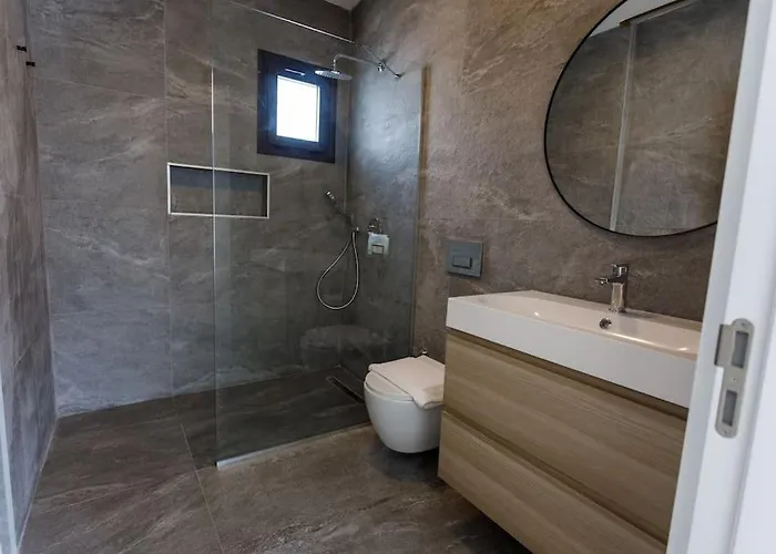Villa Luxury 4 Bedroom With Private Pool 200m To - Yeni Dunya