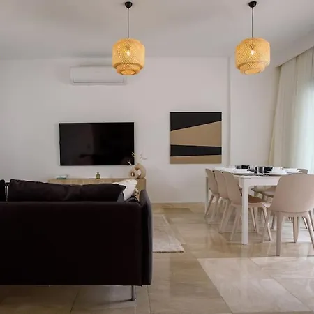 Luxury 4 Bedroom With Private Pool 200m To - Yeni Dünya Villa *