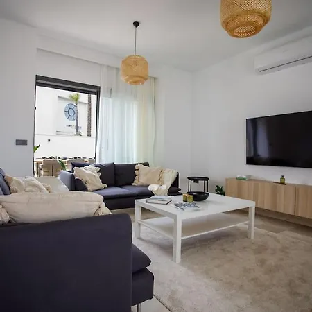 Luxury 4 Bedroom With Private Pool 200m To - Yeni Dunya Villa