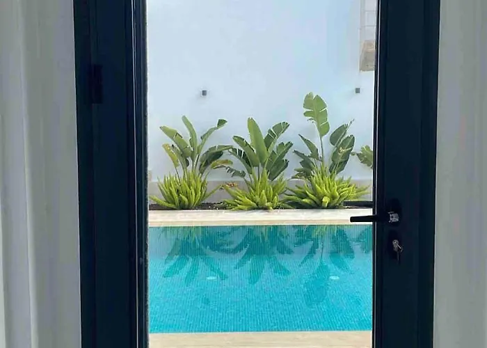 Villa Luxury 4 Bedroom With Private Pool 200m To - Yeni Duenya